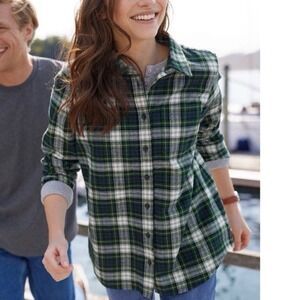 LL Bean Scotch Plaid Button Up Flannel Shirt Slightly Fitted Size MEDIUM PETITE